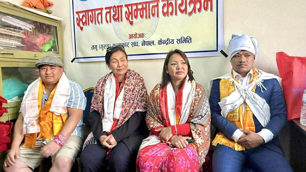 एनआरएनए यूकेकी पूर्वअध्यक्ष पुनम गुरुङलाई तमु कलाकार संघ नेपालको सम्मान