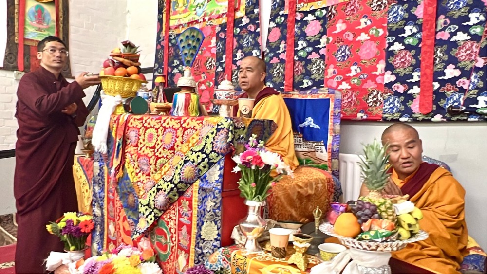बुद्धिष्ट कम्युनिटी सेन्टर यूकेले धार्मिक पूजापाठसहित मनायो २५६९ औं बुद्ध जयन्ती