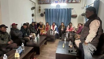 एनआरएनए यूकेकी पूर्वअध्यक्ष गुरुङलाई तमु धिं नेपालमा स्वागत, सम्मान 