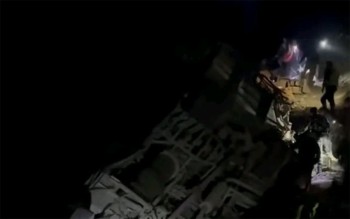 पोखराबाट काठमाडौँ हिँडेको बस धादिङमा दुर्घटना : दुई विदेशीसहित १७ जनाको मृत्यु, २६ घाइते