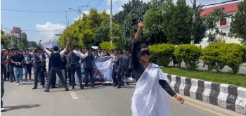 नेपालमा 'जेन–जी'को प्रदर्शन, नियन्त्रणका लागि सरकारले काठमाडौंमा लगायो कर्फ्यु