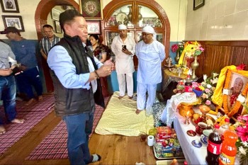 स्वर्गीय कमला गुरुङप्रति सहारा र तमु धीं यूकेको टोलीद्वारा श्रद्धाञ्जली अर्पण