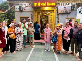 बेलायती चारधाम तीर्थयात्री टोली उत्तरकाशीमा, गंगनानी कुण्ड र काशी विश्वनाथ दर्शन