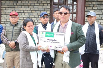 तनहुँको प्यारालाइसिस पीडित परिवारलाई गोर्खा मिडियाको अगुवाइमा संकलित १ लाख ४० हजार रुपैयाँ प्रदान 