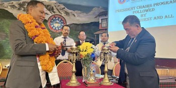 कुलमान घिसिङलाई तमु धीं यूकेको आफ्नै घर मिचेटमा यसरी गरियो स्वागत 