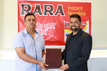 पल्सर स्पोर्ट्स अवार्डलाई रारा चाउचाउको साथ  