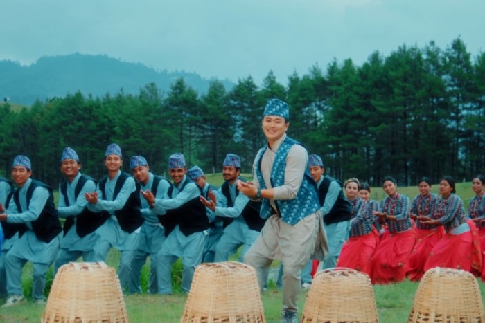 मौसम र मेलिनाको आवाजमा ‘पोखरेली नानी’
