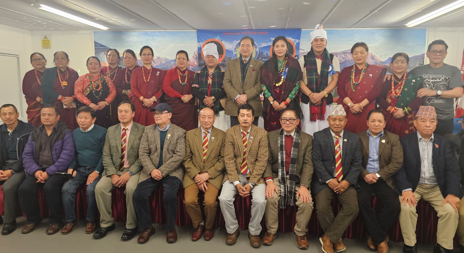 सांगीतिक भ्रमणमा यूके आएका कलाकारहरु तमु प्ये ल्हु संघ यूकेबाट सम्मानित [तस्बिरहरुसहित]